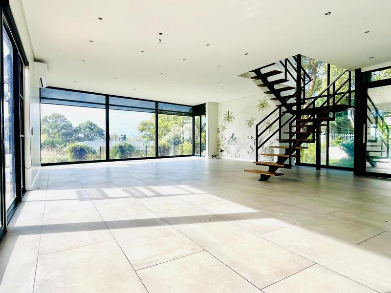 4 Bedroom Property for Sale in Constantia Western Cape